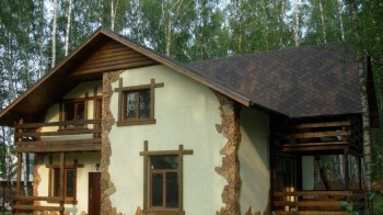 Фасад деревянного дома